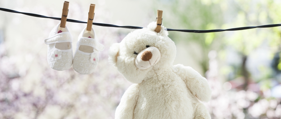 雨后，毛絨玩具該曬太陽(yáng)了